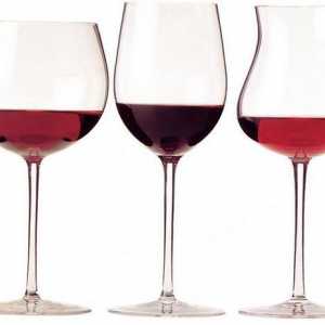 Каква е разликата между чашите за червено и бяло вино?