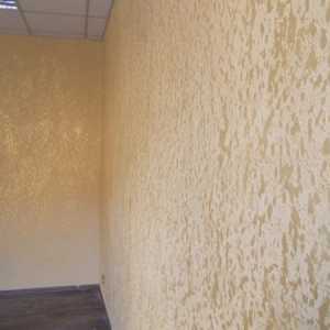 Текстурирана мазилка от обикновена замазка на конвенционална декорация на стени