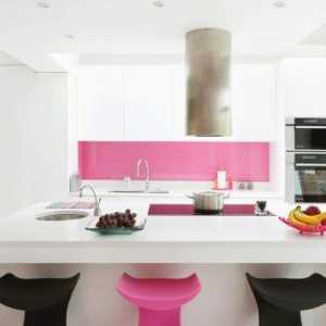Кухненски интериор с женски характер, игрив дизайн в розов цвят