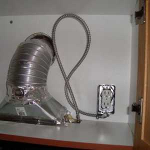 Как да свържете правилно аспиратора в кухнята към вентилацията и електрическата мрежа
