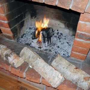 Как правилно да изгори печката с дърва за огрев