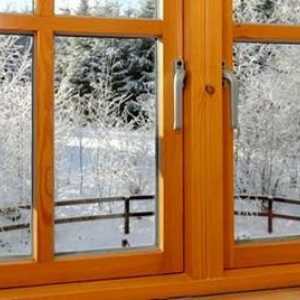 Как да изолираме дървени прозорци за зимни ефективни материали