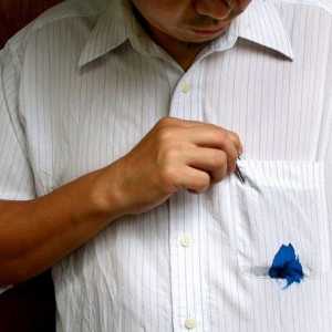 Как да премахнете химикалката от дрехите, без да я разваляте?