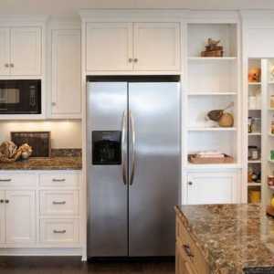 Къде да поставите правилно хладилника в малка кухня, стандартни и нестандартни решения