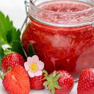 Рецепти за направата на желе от ягоди за зимата
