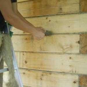 Загряване на стени в дървена къща от вътрешността на работния етап