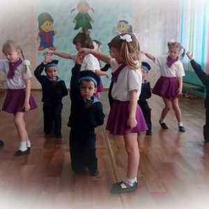 Видове празнични танци на 23 февруари за деца